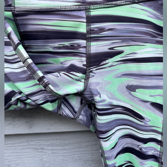 Lululemon Fast & Free High-Rise Tight - Picture 8 of 11